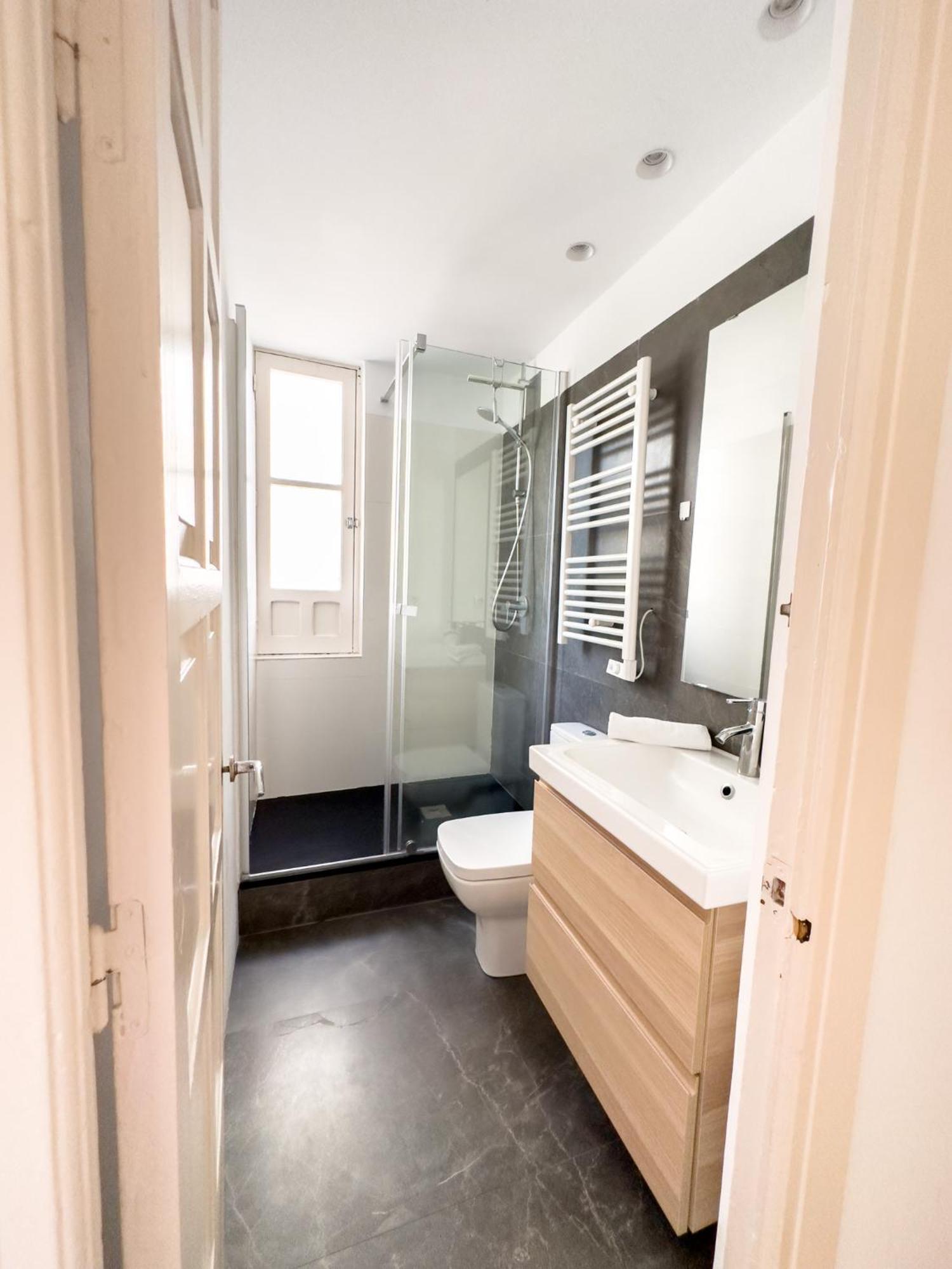 Apartment Stylish 1br Apt, Ac, Near Sight, Private Parking Opt Sevilla