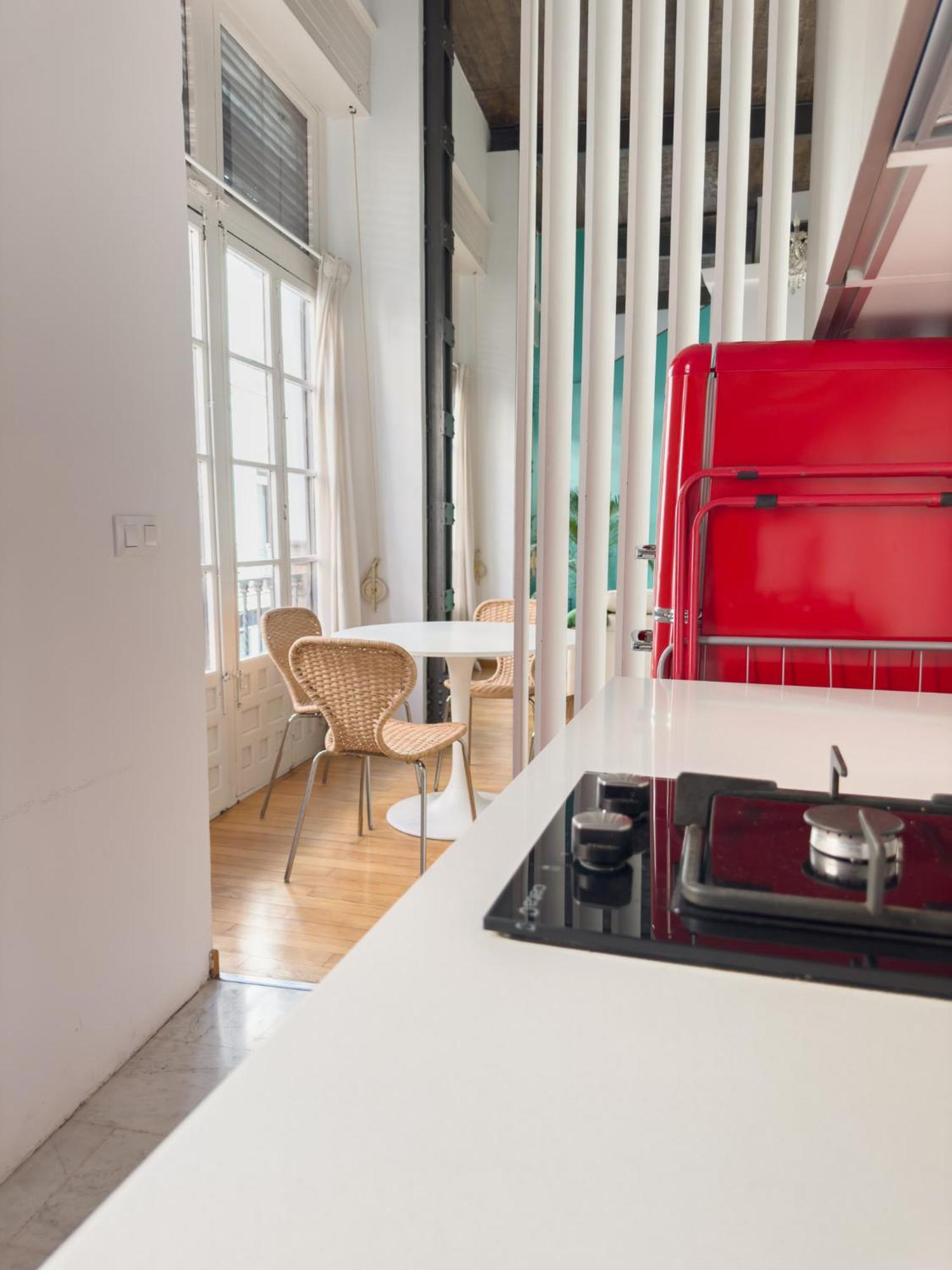 Stylish 1br Apt, Ac, Near Sight, Private Parking Opt Apartment