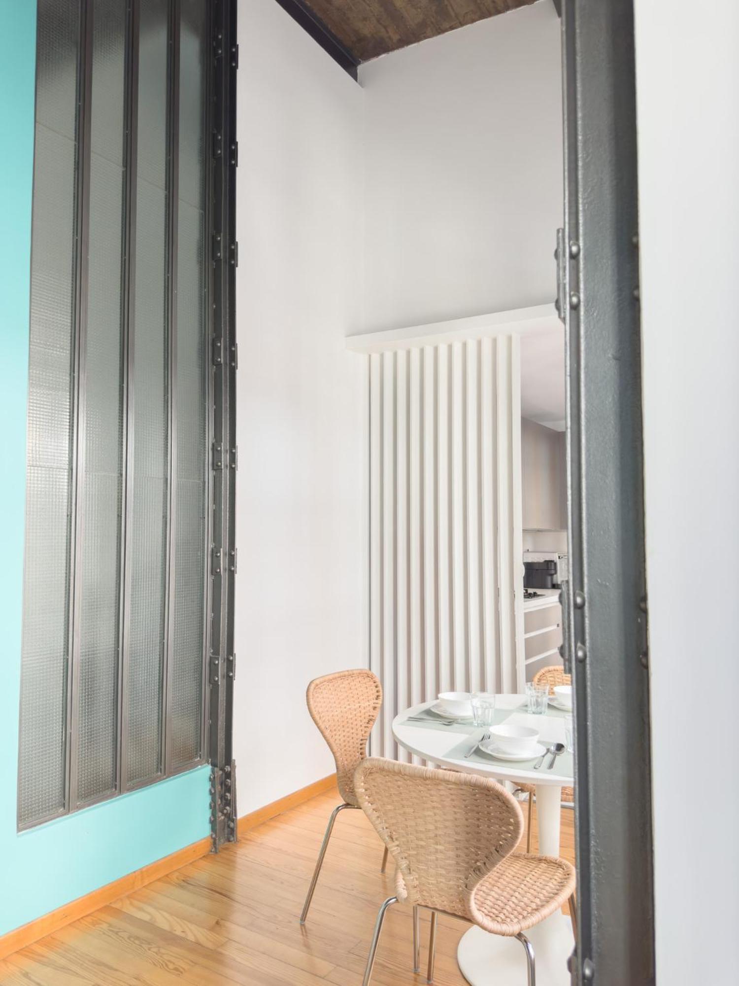 Apartment Stylish 1br Apt, Ac, Near Sight, Private Parking Opt Sevilla